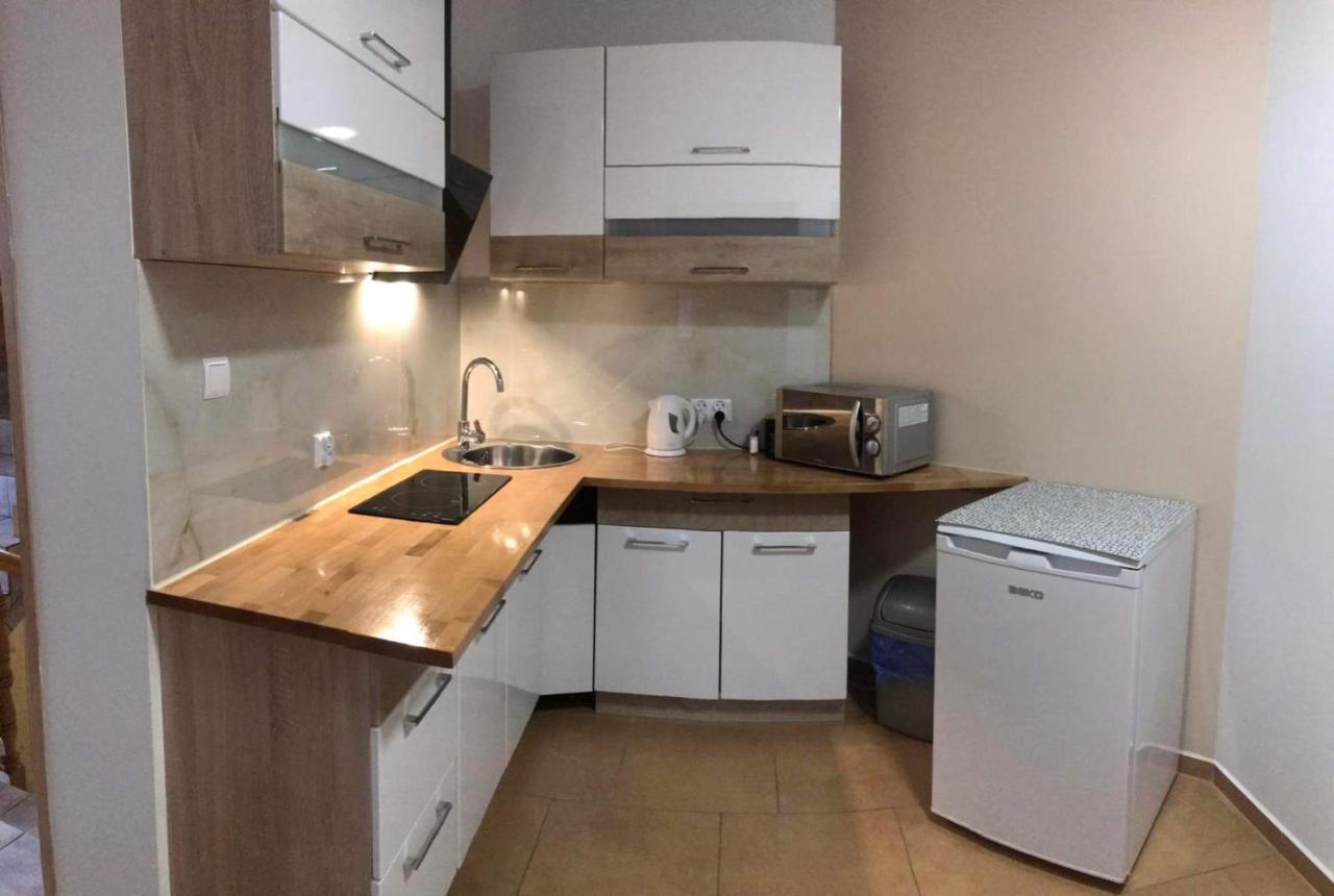 U Ani Poronin Exterior foto