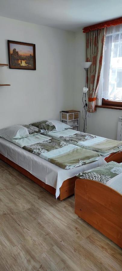 U Ani Poronin Exterior foto