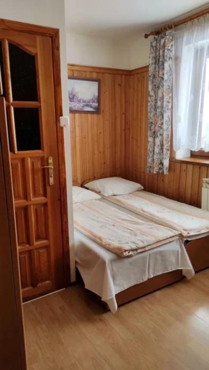 U Ani Poronin Exterior foto